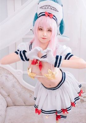 趁美女睡觉扒了衣服游戏_蓝光在线观看高清